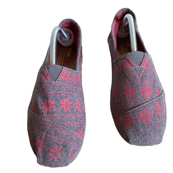 TOMS Snowflake Slip On Flats Gray And Red Size 10.5 - Picture 2 of 6